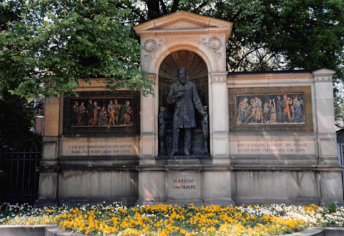 Denkmal Albrecht von Graefe